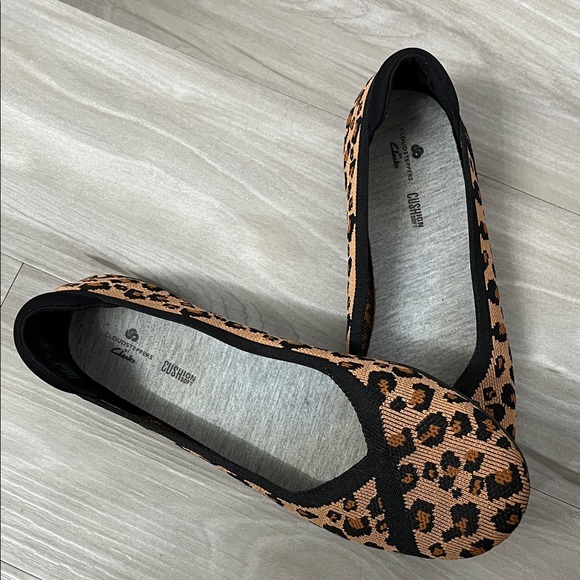Cloudsteppers by Clarks Leopard Print Flats - Picture 1 of 7